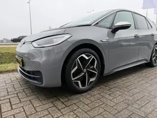 Volkswagen ID.3 BWJ 2020 First Plus 204 PK 58 kWh IQ. LICHT | ADAPTIVE CRUISE | FULL LED | STOEL + S