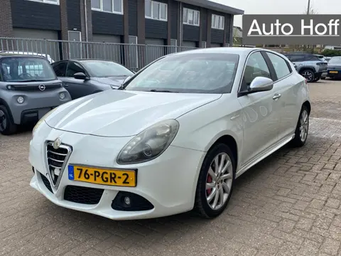 Alfa Romeo Giulietta 1.4 T Distinctive | Leer | Navi | Autom. Airco | Cruise Control | LMV | PDC | E