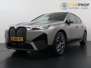BMW iX xDrive40 High Executive 77 kWh Trekhaak | SOH 97% | Pano | Harman Kardon | HUD |