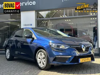 Renault Mégane IV TCe 140 EDC Limited | All seasonbanden | Parkeersensoren achter | Navigatiesysteem