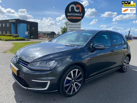 Volkswagen Golf 2015 * 1.4 TSI GTE Highline * AUTOMAAT * APK *