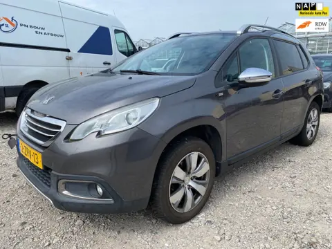 Peugeot 2008 | 2015 | 1.2 PureTech Style | Export en Handel