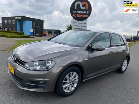 Volkswagen Golf 2015 * 1.6 TDI Comfortline BlueMotion * LMV * ELEC. RAMEN * CLIMA * NAVI