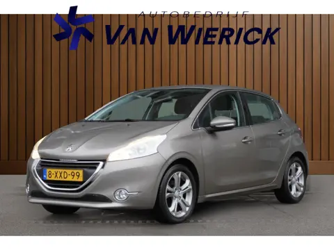 Peugeot 208 1.2 VTi 82PK! Allure 5-Deurs | Navi | Bluetooth | Climate Control
