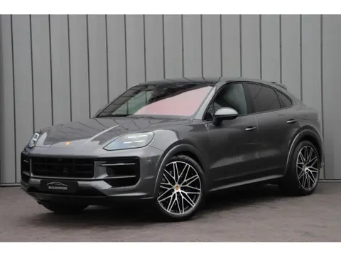 Porsche Cayenne Coupé 3.0 E-Hybrid | 470PK | Achterasbesturing | Sport-design | Luchtvering | Sport-