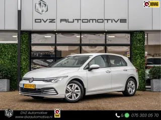 Volkswagen GOLF 1.0 eTSI Life | Clima | Ambient | Carplay |