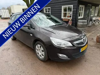 Opel Astra Sports Tourer 1.4 Business Edition (bj 2012)
