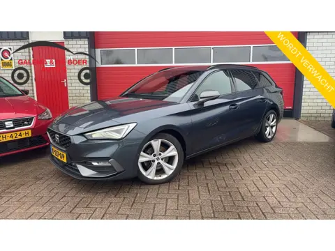 SEAT Leon Sportstourer 1.5 eTSI FR Launch Edition AUTOMAAT / SFEER / FULL LED / TREKHAAK / CARPLAY /
