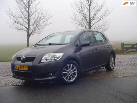 Toyota Auris 1.4-16V Sol / Airco / Trekhaak / parkeer sensoren