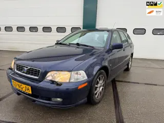 Volvo V40 1.8 Europa APK tot September!