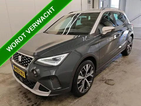 SEAT Arona 1.0 TSI Xperience 111PK Automaat / Stoelverwarming / Airco-ecc./ 1/2 leder / Lmv.18" / Na