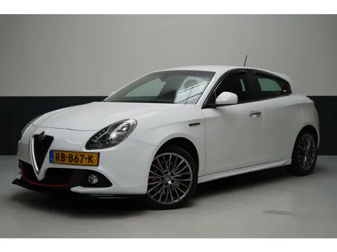 Alfa Romeo Giulietta 1.4 Turbo MultiAir Super | Leder | Stoelverwarming | Cruise control | Climate c