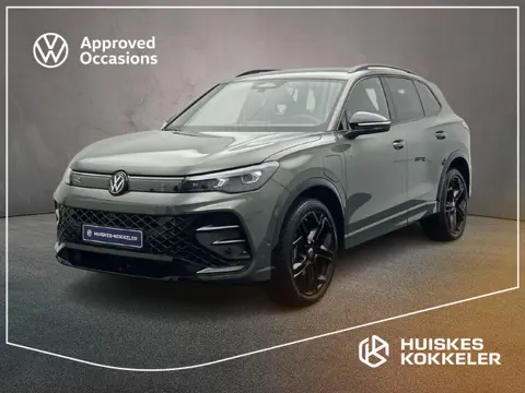 Volkswagen Tiguan R-Line Edition 1.5 TSI eHybrid 272pk DSG Automaat Trekhaak, Black style, 360 camer
