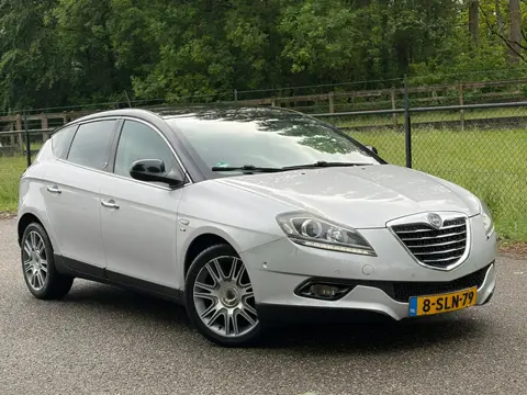 Lancia Delta 1.4 M.air Platinum /Airco/Navi/Stoelverwarming/