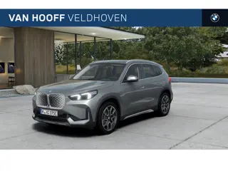 BMW iX1 eDrive20 xLine / Panoramadak / Comfort Access / Adaptieve LED / Head-Up / Stoelverwarming / 