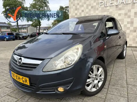 Opel Corsa 1.4 16V Cosmo Cruise Airco Navi Lmv (bj 2007)