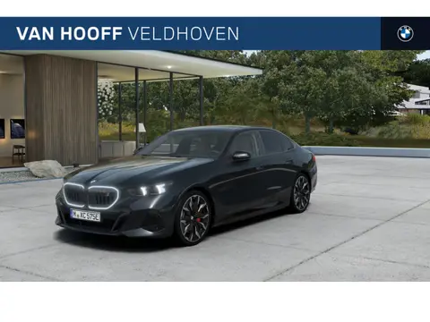 BMW i5 eDrive40 M Sport / Trekhaak / Achteruitrijcamera / Stoelventilatie / Adaptieve LED / Stoelver