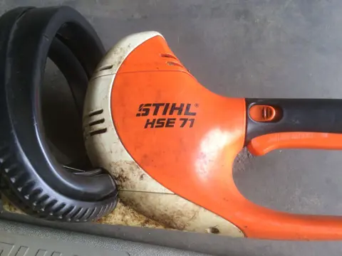 Haagschaar electrisch STIHL HSE 71, (nog steeds in gebruik, kan dus ook getest worden)