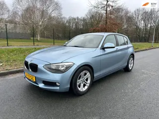 BMW 1-serie 114i EDE prachtige auto met veel optie