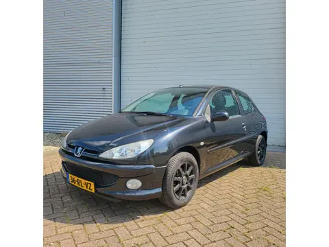 Peugeot 206 1.4 X-line Inruilkoopje Meeneemprijs !
