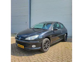 Peugeot 206 1.4 X-line Inruilkoopje Meeneemprijs !