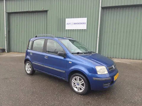 Fiat Panda 1.2 Emotion - AIRCO - NAVIGATIESCHERM - ACHTERUITRIJCAMERA
