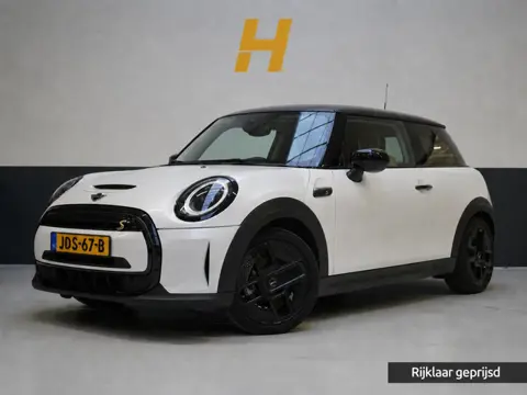 Mini Electric Classic 33 kWh | Zwart optiek | Navigatie | Stoelverwarming | Privacy Glass
