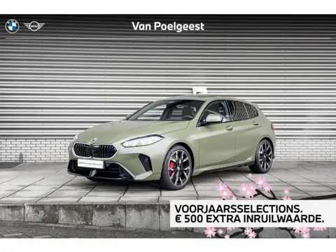 BMW 1 Serie 120 Frozen Urban Green / M Sportpakket Pro / Innovation Pack / Harman Kardon / Glazen pa