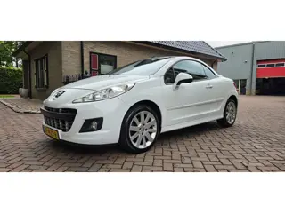 Peugeot 207 CC 1.6 VTi Noir & Blanc