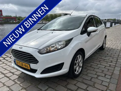 Ford Fiesta 1.0 Style 5 Deurs Navigatie Airco/ecc apk