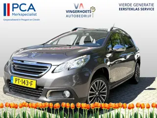 Peugeot 2008 1.2 Benzine Luxe Allure loopt 1 op 16. * Navigatie * Trekhaak * Climate & Cruise Contro