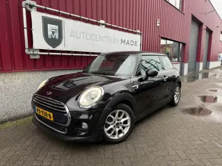 Mini Mini 1.5 Cooper Serious Business // Automaat // PDC // Navi // Xenon