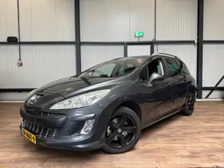 Peugeot 308 SW 1.6 THP Signature / CRUISE / NAVI / Panoramadak /