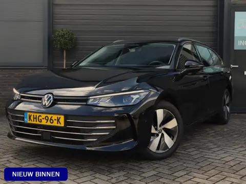 Volkswagen Passat Variant 1.5 eTSI Elegance Business | Trekhaak | 360 Camera | Stoelverwarming