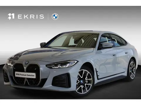 BMW i4 eDrive40 | M Sportpakket | HiFi | Elektr. Verstelbare Stoelen | Achteruitrijcamera