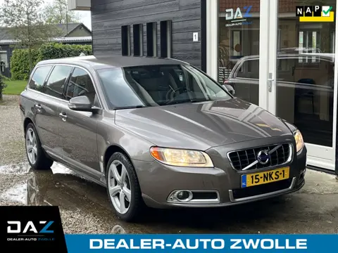 Volvo V70 2.0T Momentum Aut/Ecc/Leer/Navi/Trekhaak