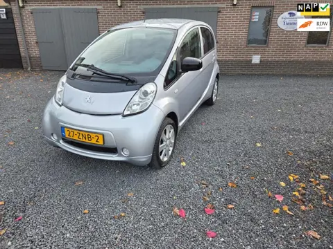 Peugeot IOn Active
