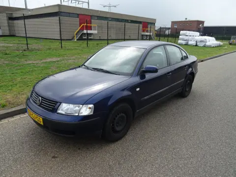 Volkswagen Passat 1.8-5V Comfortline