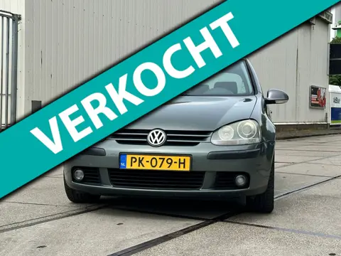 Volkswagen Golf 1.6 FSI Turijn Xenon/Carplay/Stoelverw/17inc