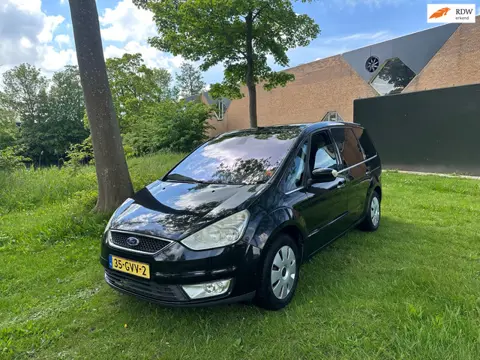 Ford Galaxy 2.0-16V Ghia 7 Persoons Airco Navi PDC