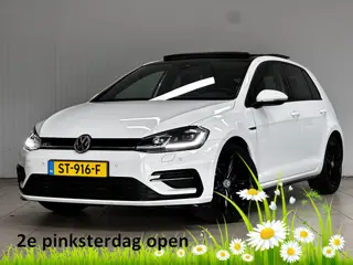 Volkswagen Golf 1.5 TSI Highline R-Line/ Trekhaak/ 150pk!/ Panorama-Dak/ Virtual Dashb./ Keyless/ Zw