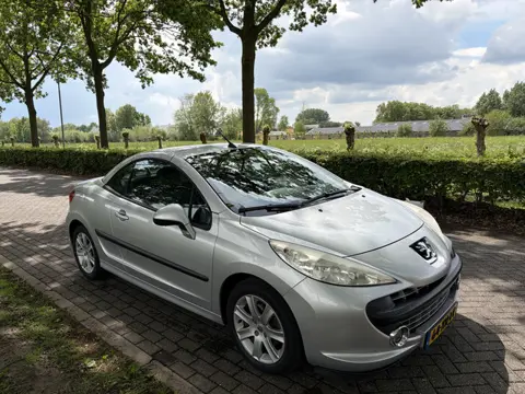 Peugeot 207 CC 1.6 VTi Première (bj 2007)
