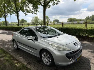 Peugeot 207 CC 1.6 VTi Première (bj 2007)