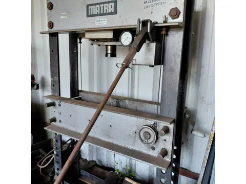 MATRA Werke GMBH Zware Werkplaatspers