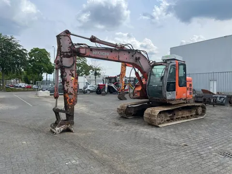 Hitachi ZX 135 US (bj 2006)