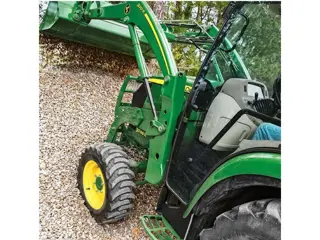 John Deere 320R-695458