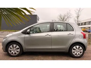 Toyota Yaris 1.3 VVTi Sol Airco