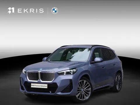 BMW iX1 eDrive20 67 | M Sportpakket | Comfort Pack | 20 inch Multispaak | Trekhaak met elektrisch we