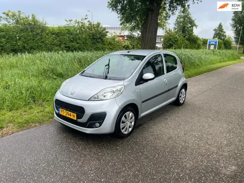 Peugeot 107 1.0 Première 1e Eigenaar Airco Toerenteller 4 deurs Elk Ramen