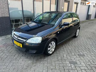 Opel Corsa 1.2-16V Silverline! 164 DKM NAP! AIRCO! BOEKJES!